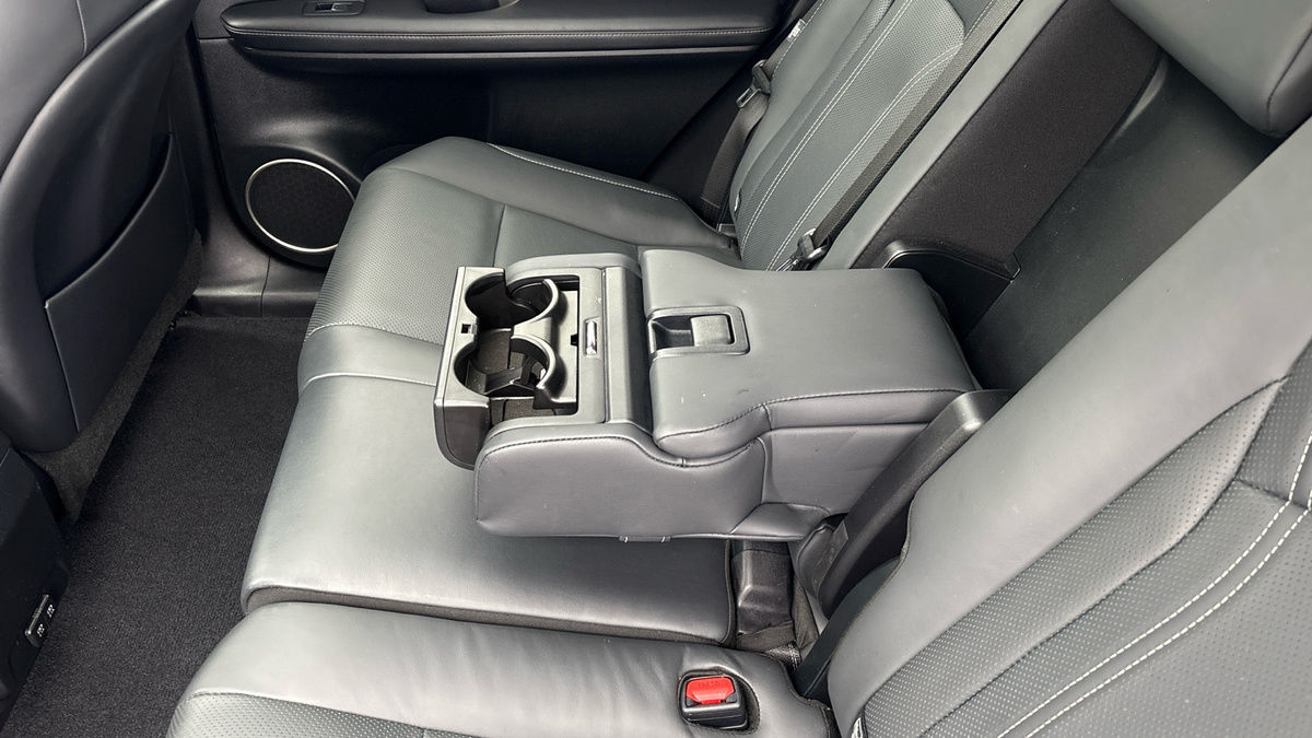 Lexus RX Image 9