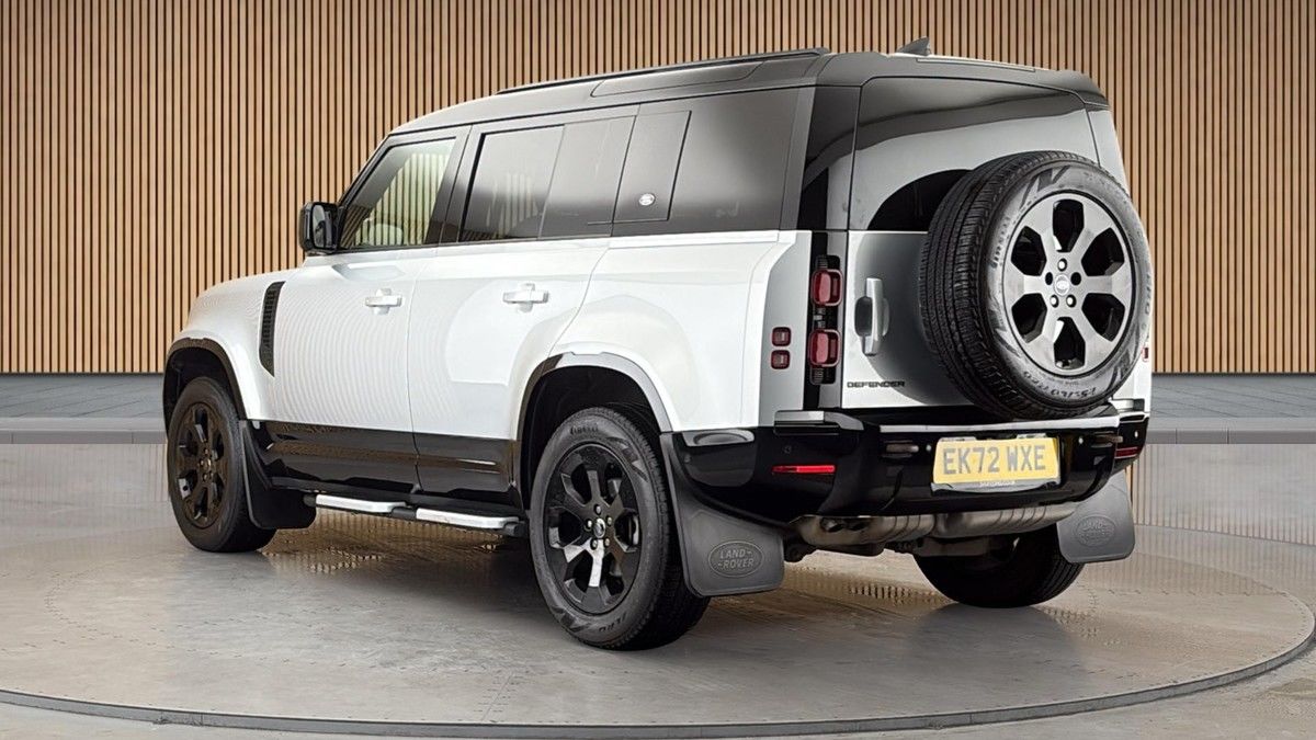 Land Rover Defender 110 Image 2