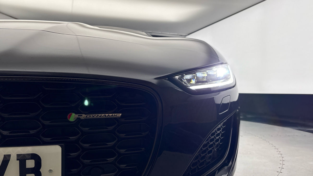 Jaguar F-Type Image 39