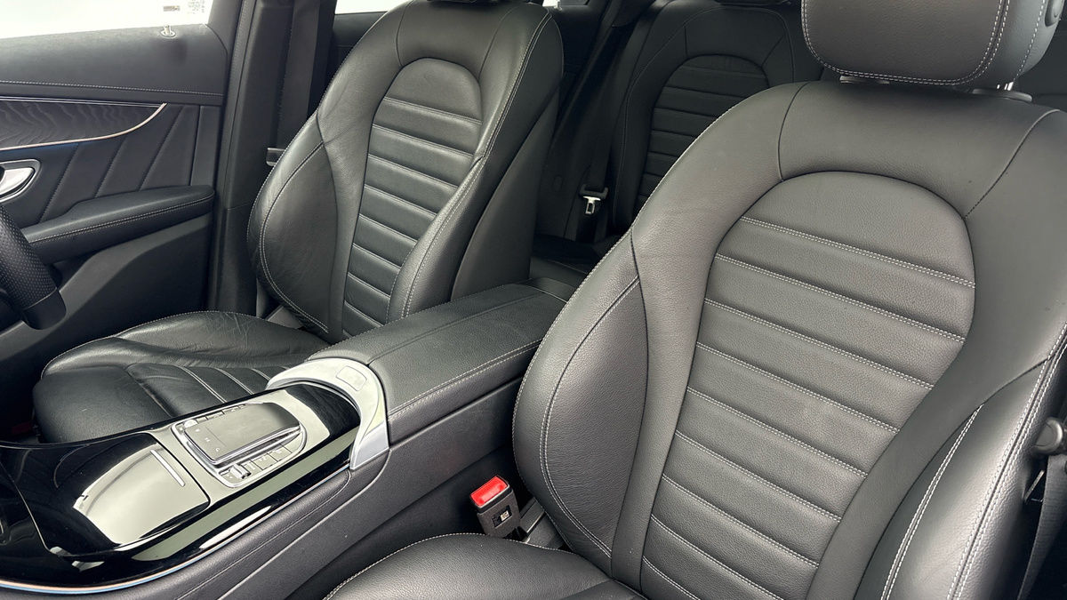 Mercedes-Benz EQC Image 7