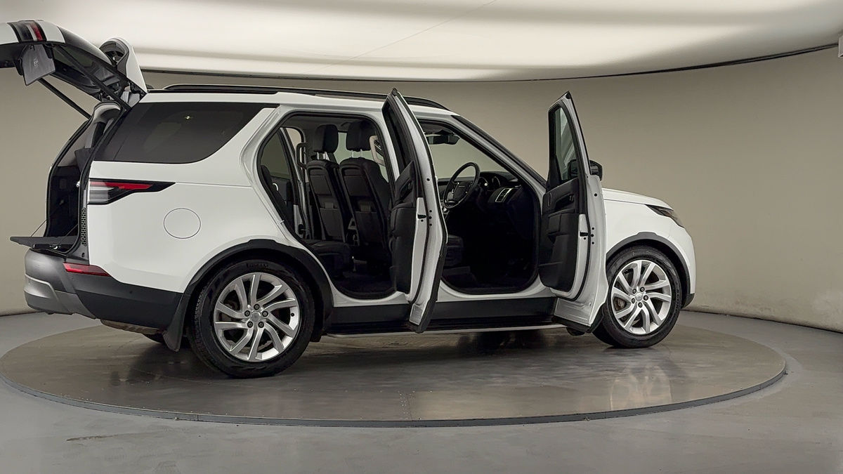 More views of Land Rover Discovery