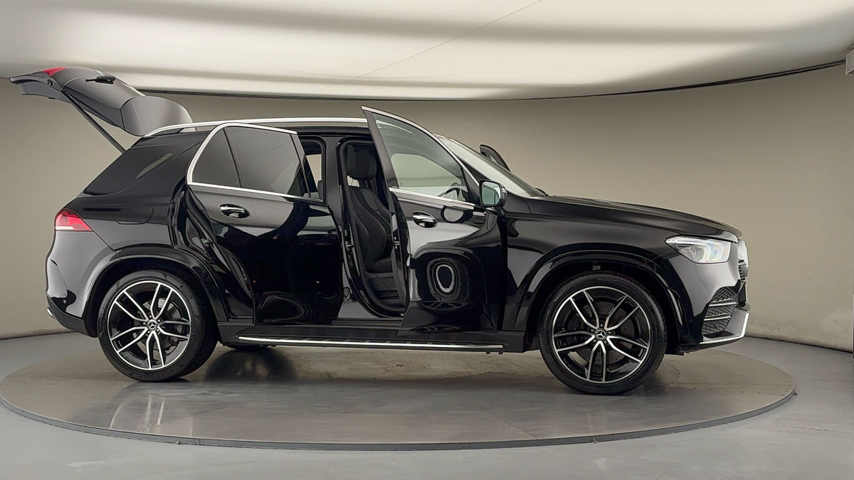 More views of Mercedes-Benz GLE