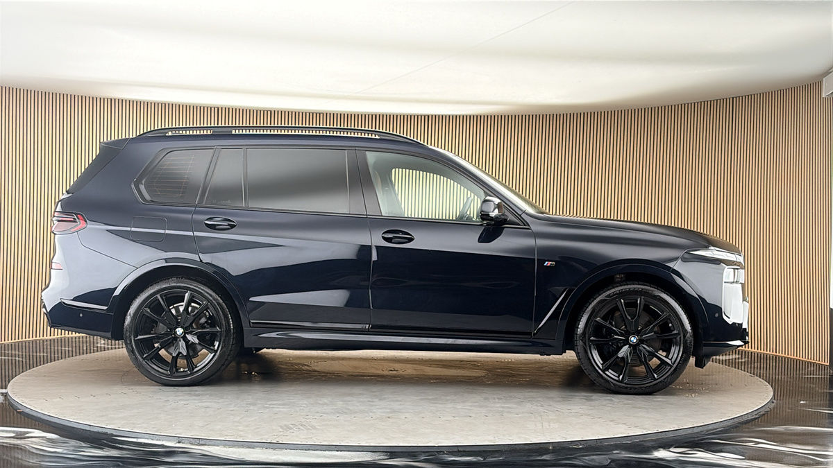 More views of BMW X7