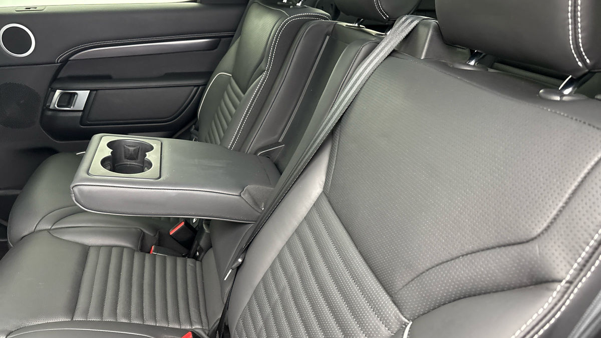 Land Rover Discovery Image 9