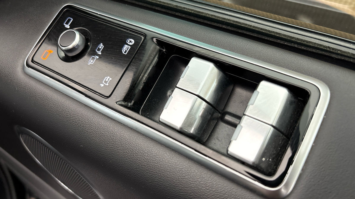 Land Rover Range Rover Sport Image 26