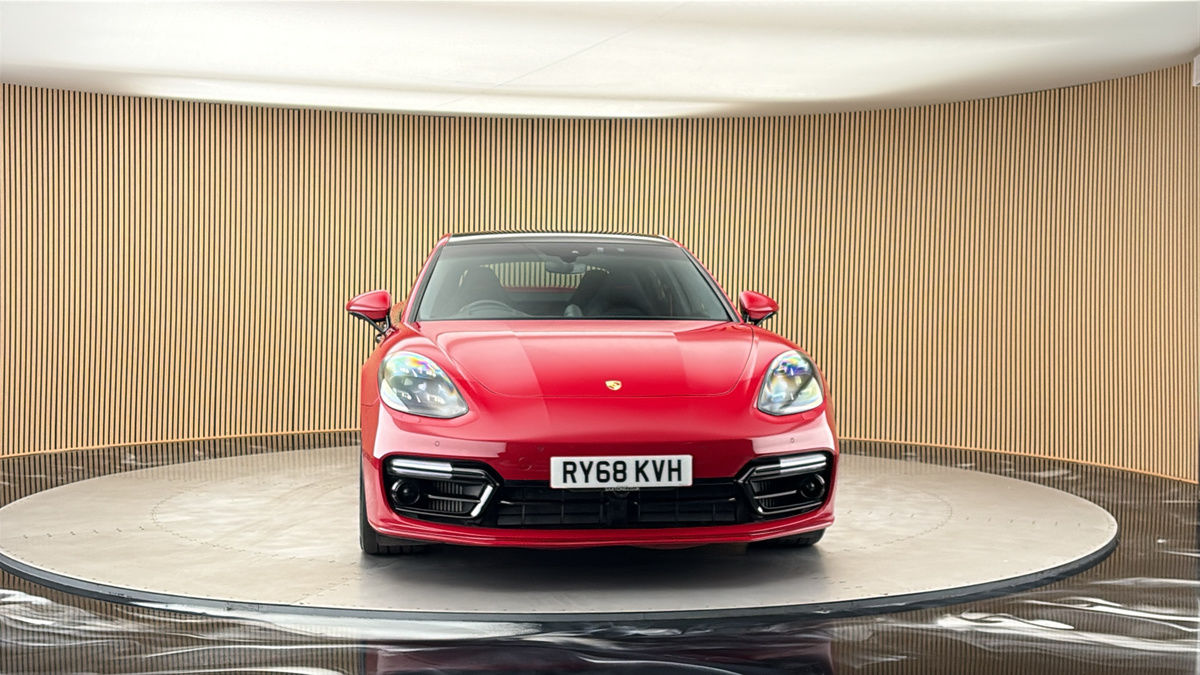 More views of Porsche Panamera