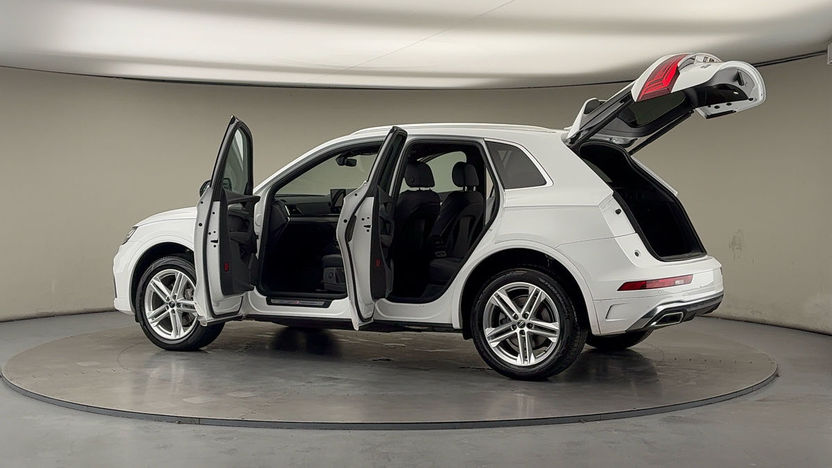 More views of Audi Q5