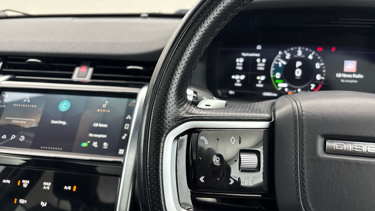 Land Rover Discovery Sport Image 13