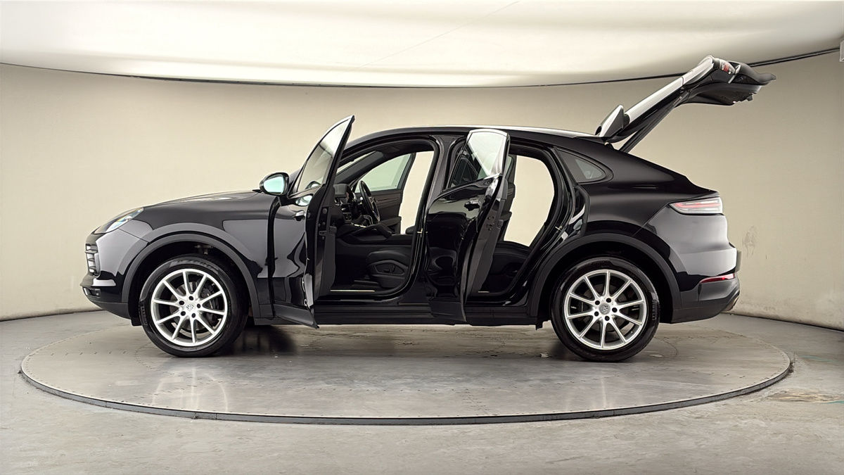 More views of Porsche Cayenne