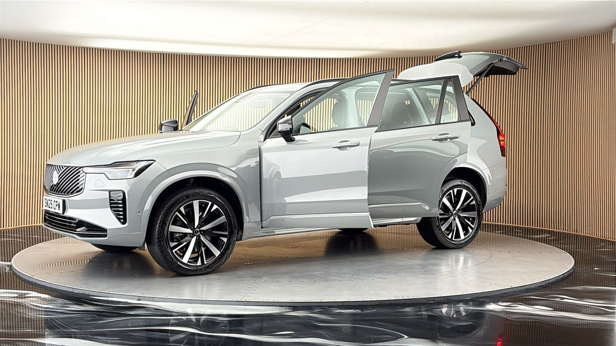More views of Volvo XC90