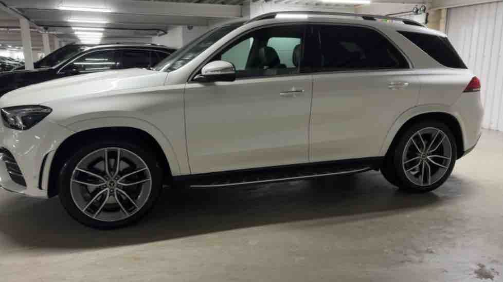 More views of Mercedes-Benz GLE