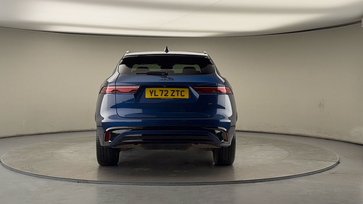 Jaguar F-PACE Image 4