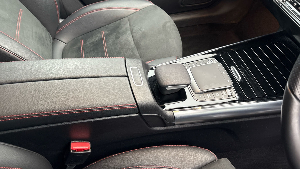 Mercedes-Benz GLA Image 18