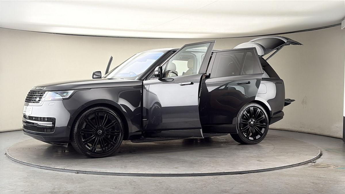 More views of Land Rover Range Rover