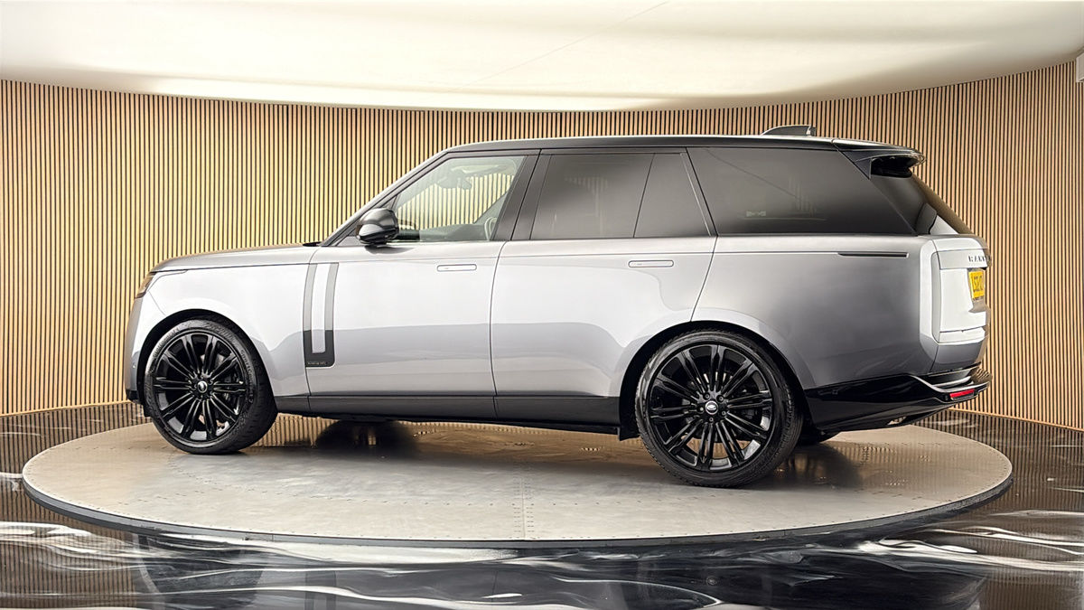 More views of Land Rover Range Rover