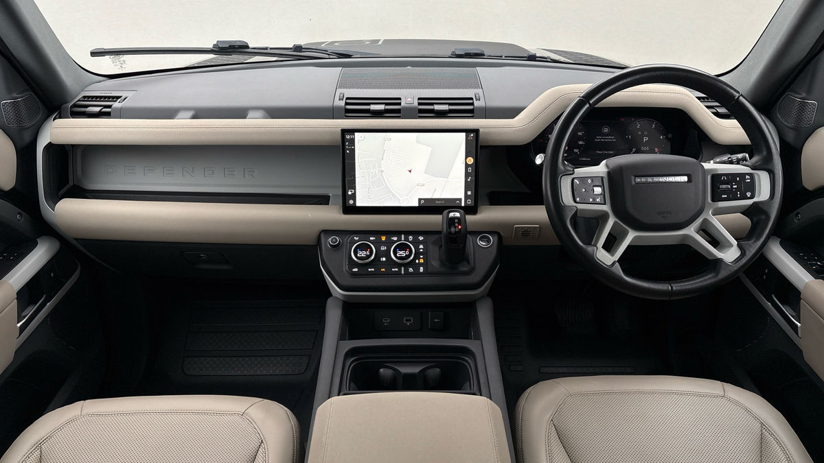 Land Rover Defender 110 Image 12