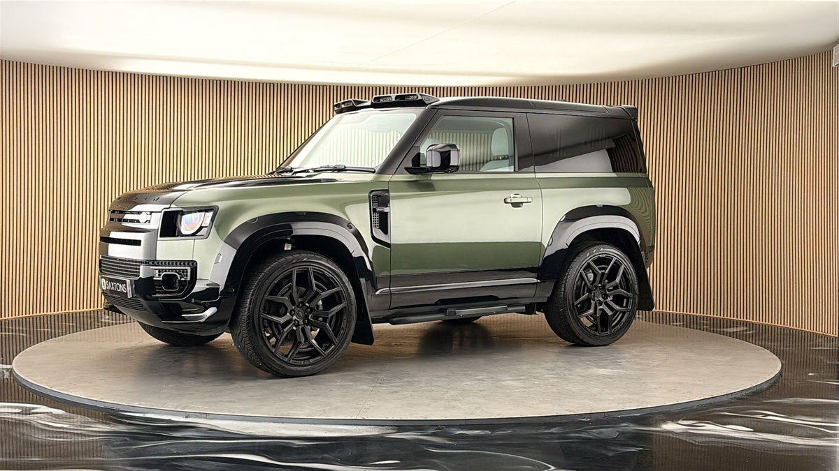 More views of Land Rover Defender 90