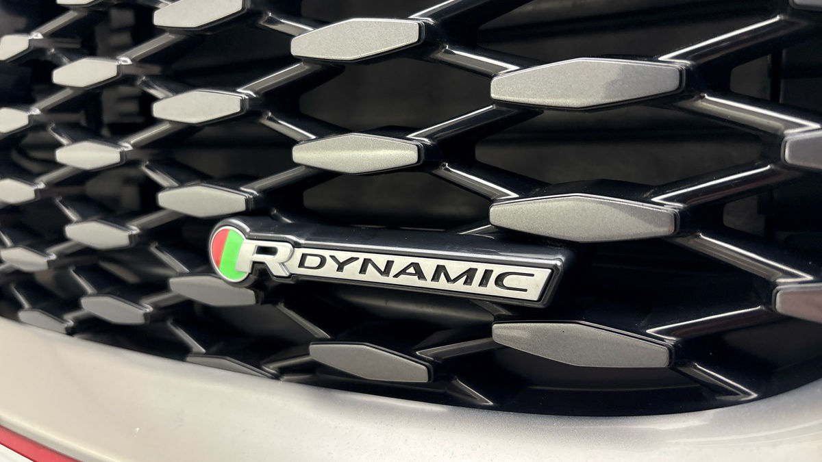 Jaguar E-PACE Image 26