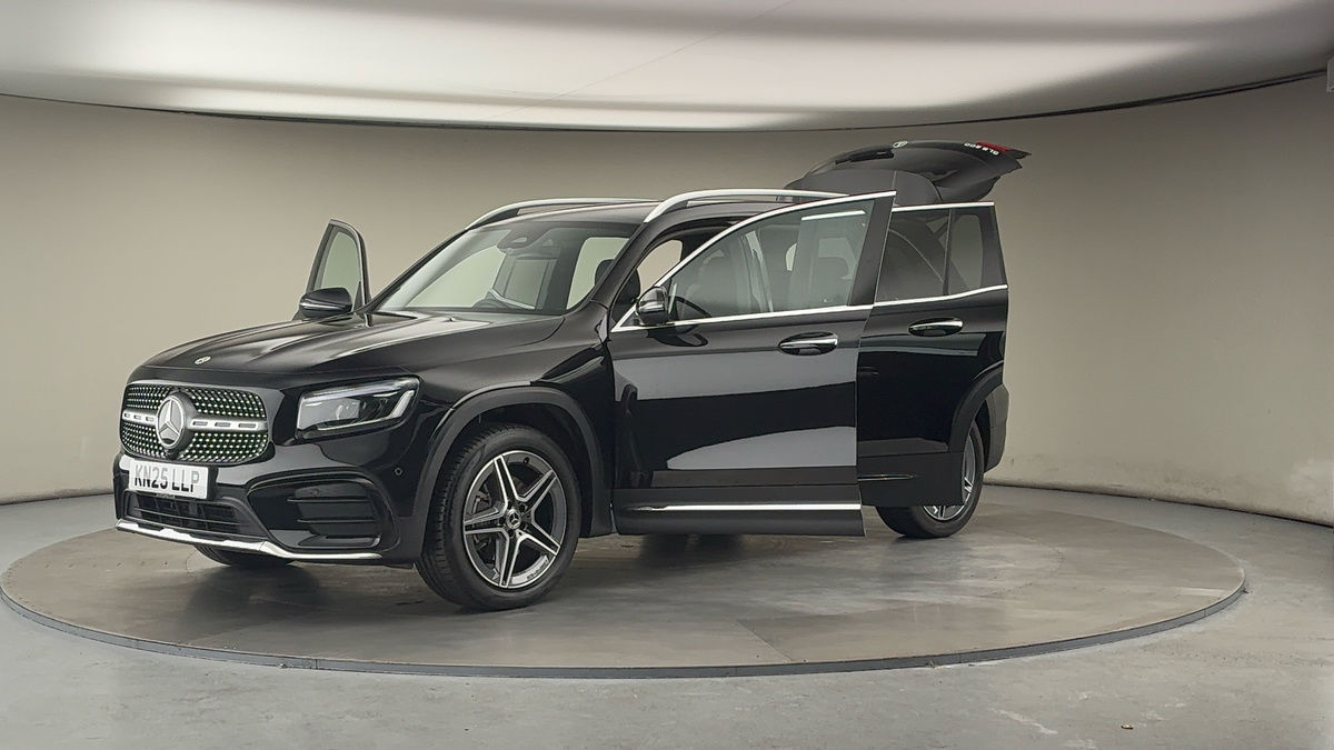 Mercedes-Benz GLB Image 22