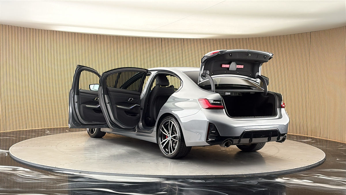 BMW 3 Series Image 23