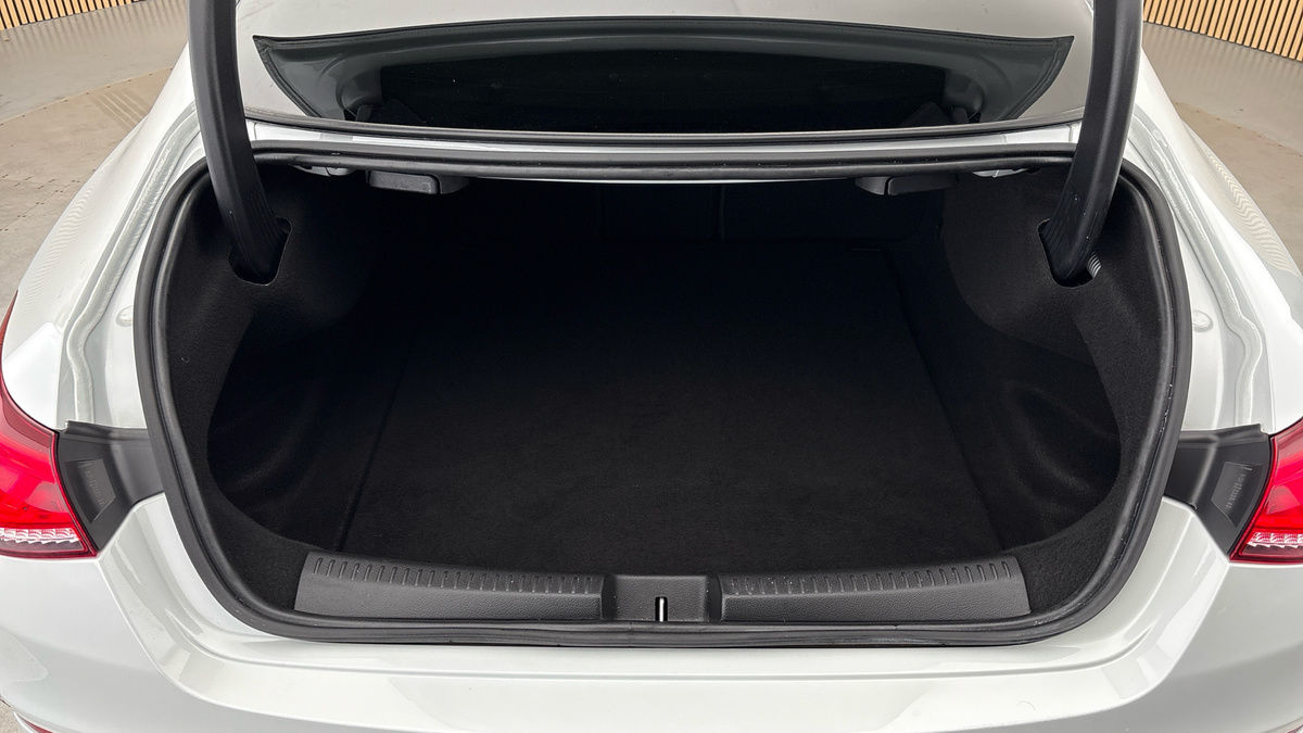 Mercedes-Benz CLA Image 11