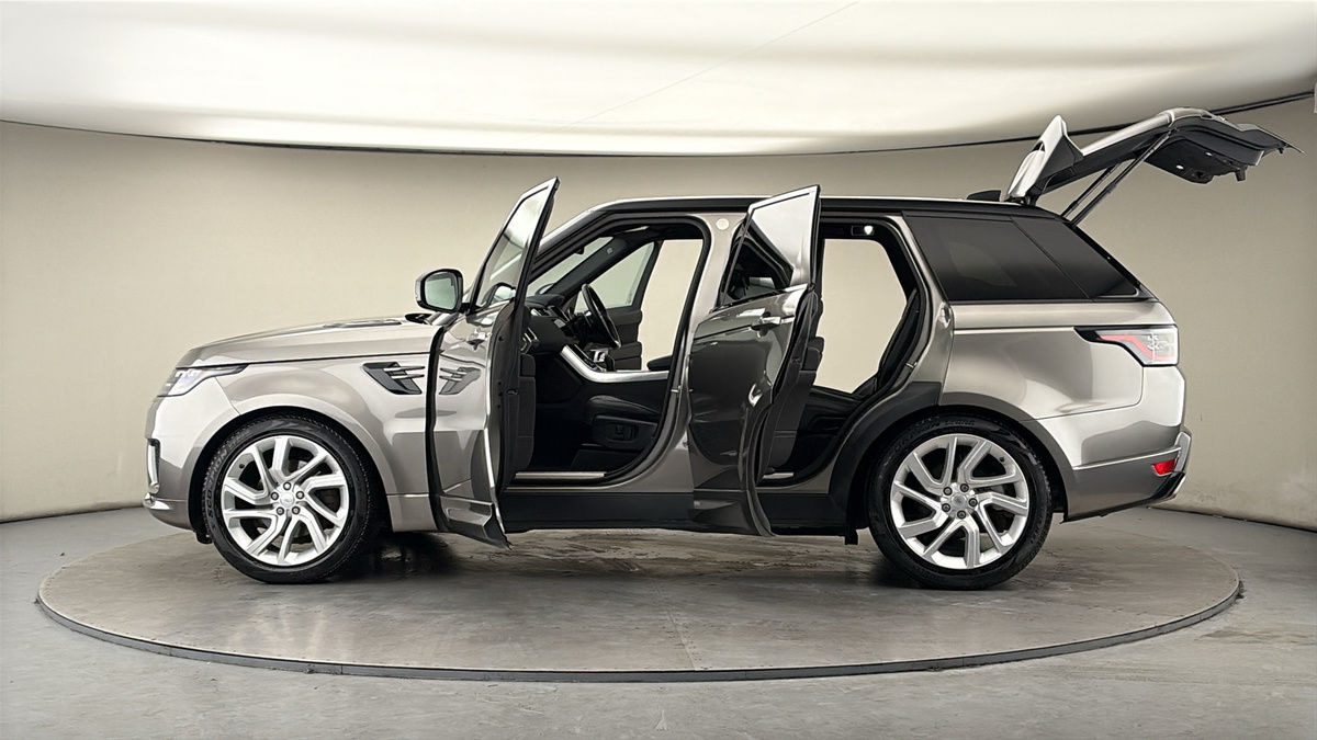 More views of Land Rover Range Rover Sport