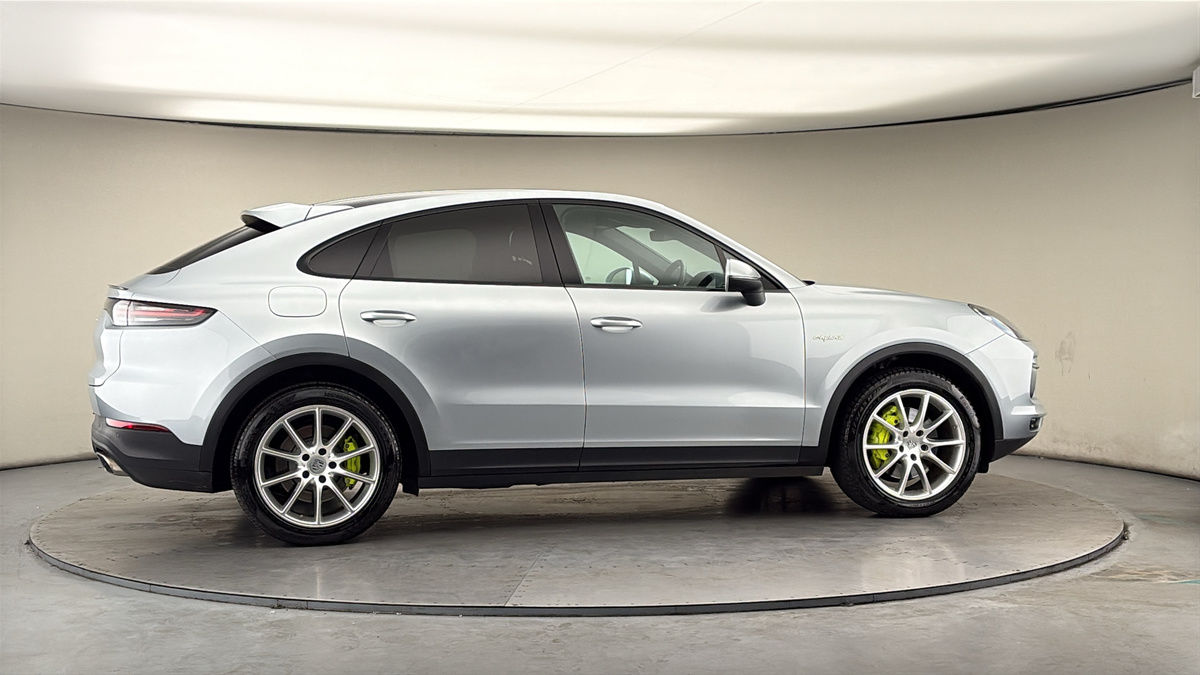 More views of Porsche Cayenne