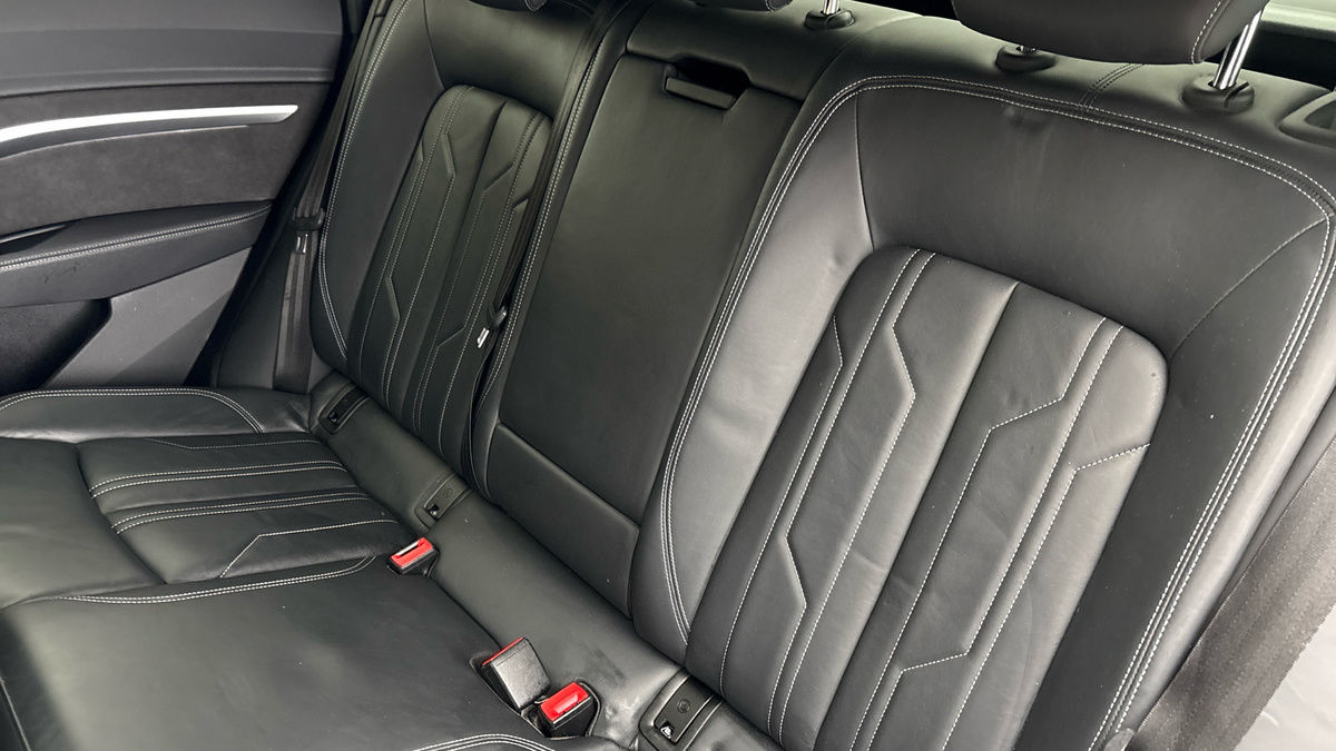 Audi e-tron Image 9