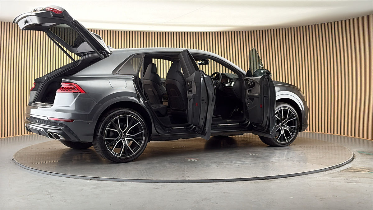 More views of Audi SQ8