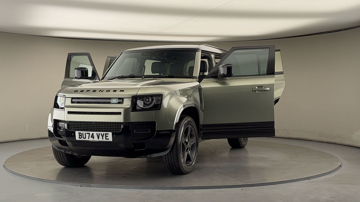 More views of Land Rover Defender 110