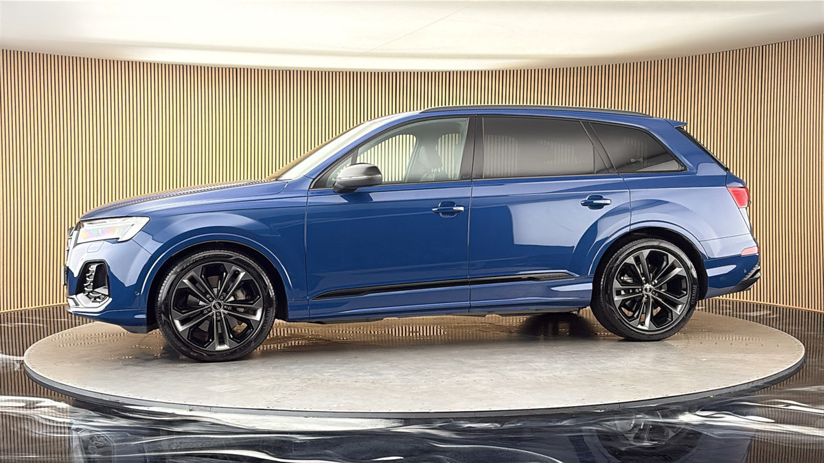 More views of Audi Q7