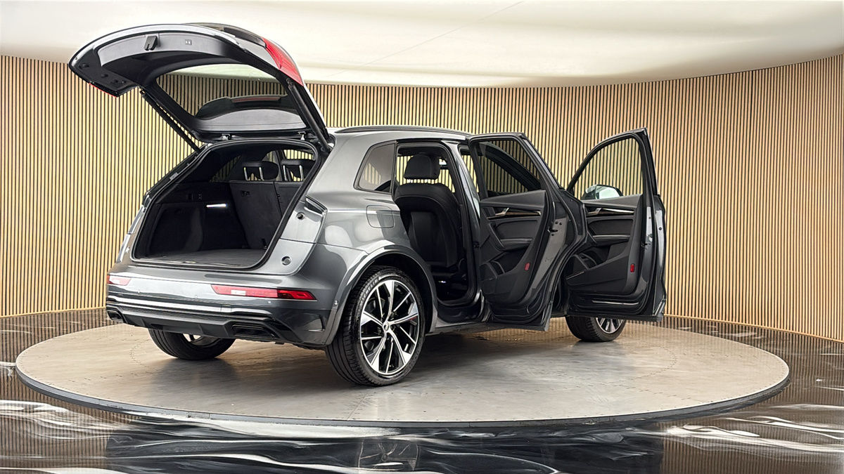 More views of Audi Q5