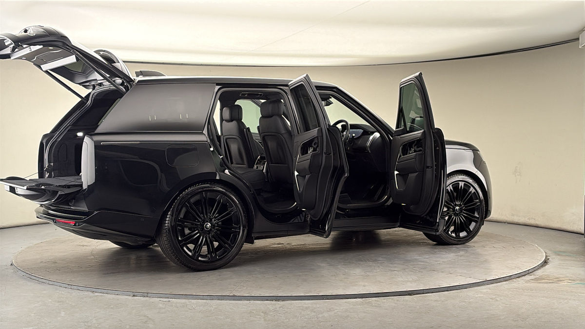 More views of Land Rover Range Rover