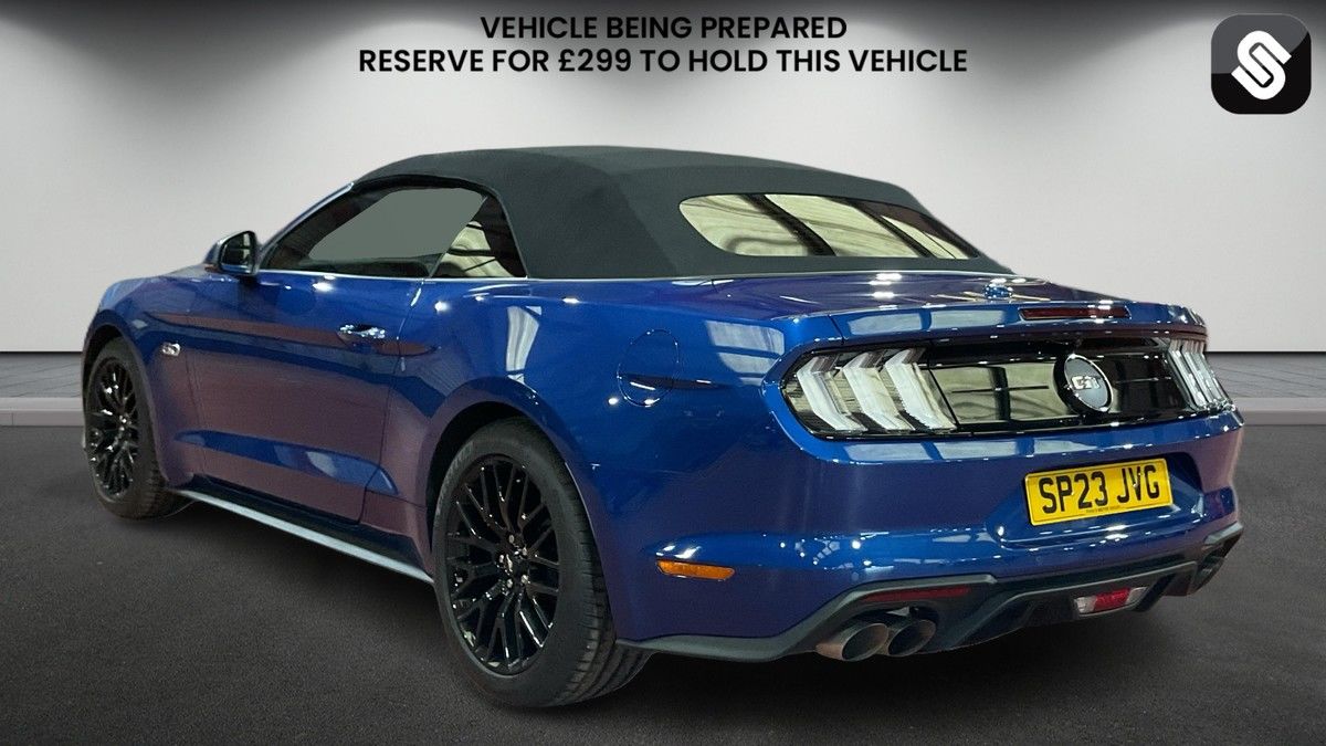 Ford Mustang Image 3