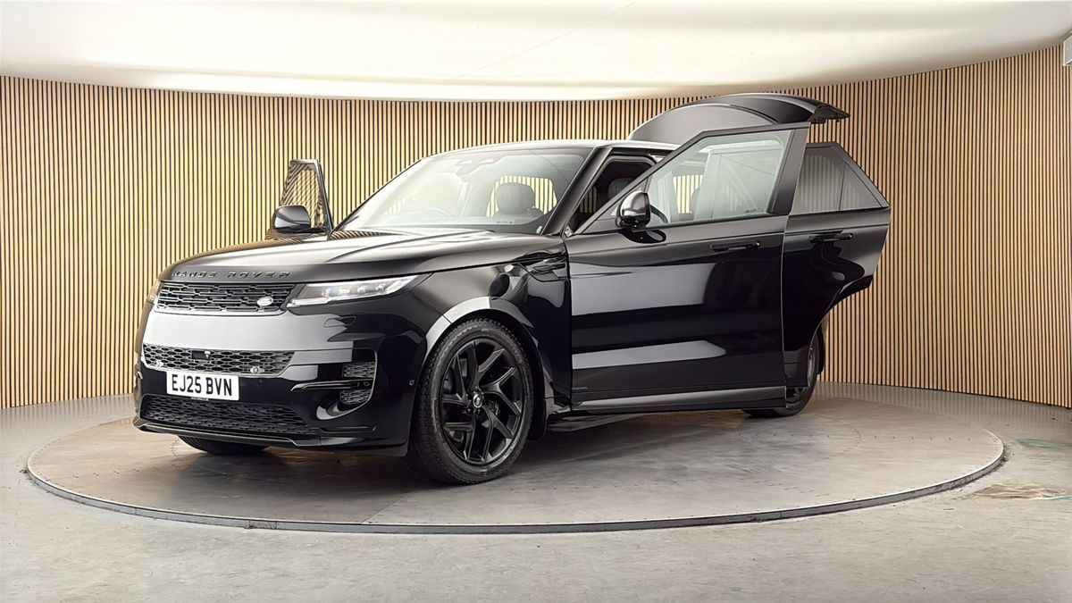 More views of Land Rover Range Rover Sport