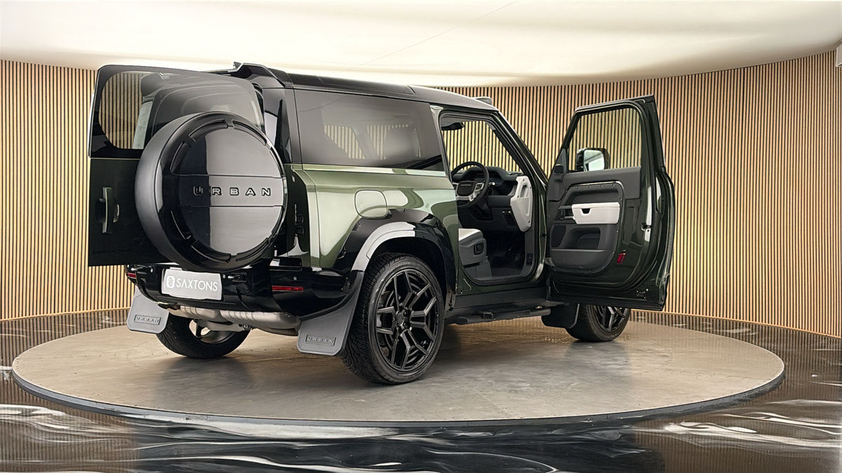 More views of Land Rover Defender 90