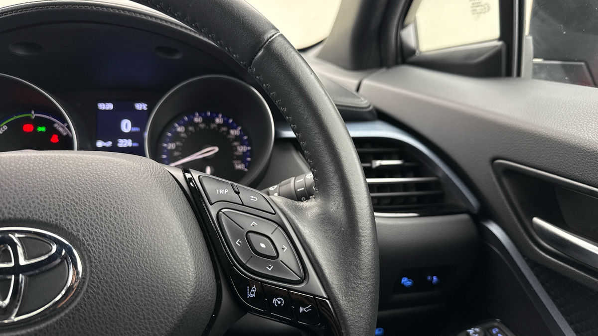 Toyota C-HR Image 14
