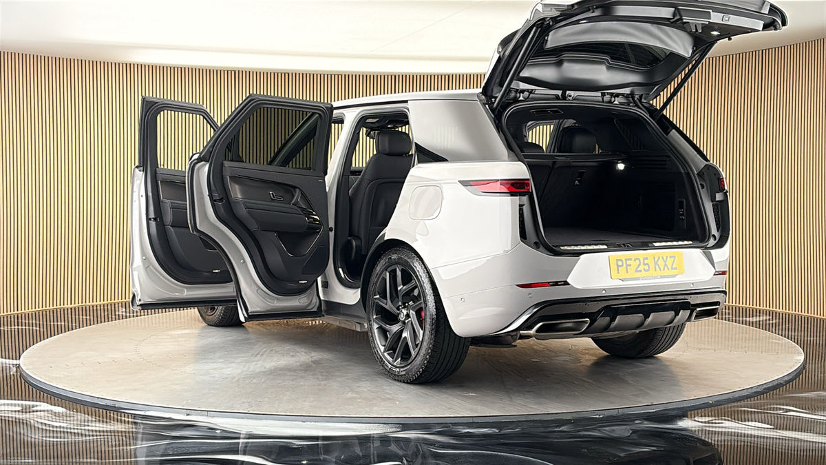 Land Rover Range Rover Sport Image 23
