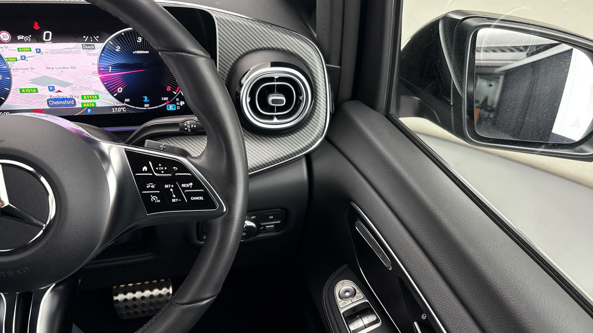 Mercedes-Benz V Class Image 14