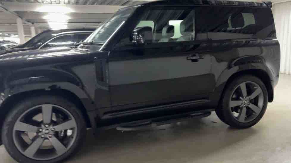 More views of Land Rover Defender 90