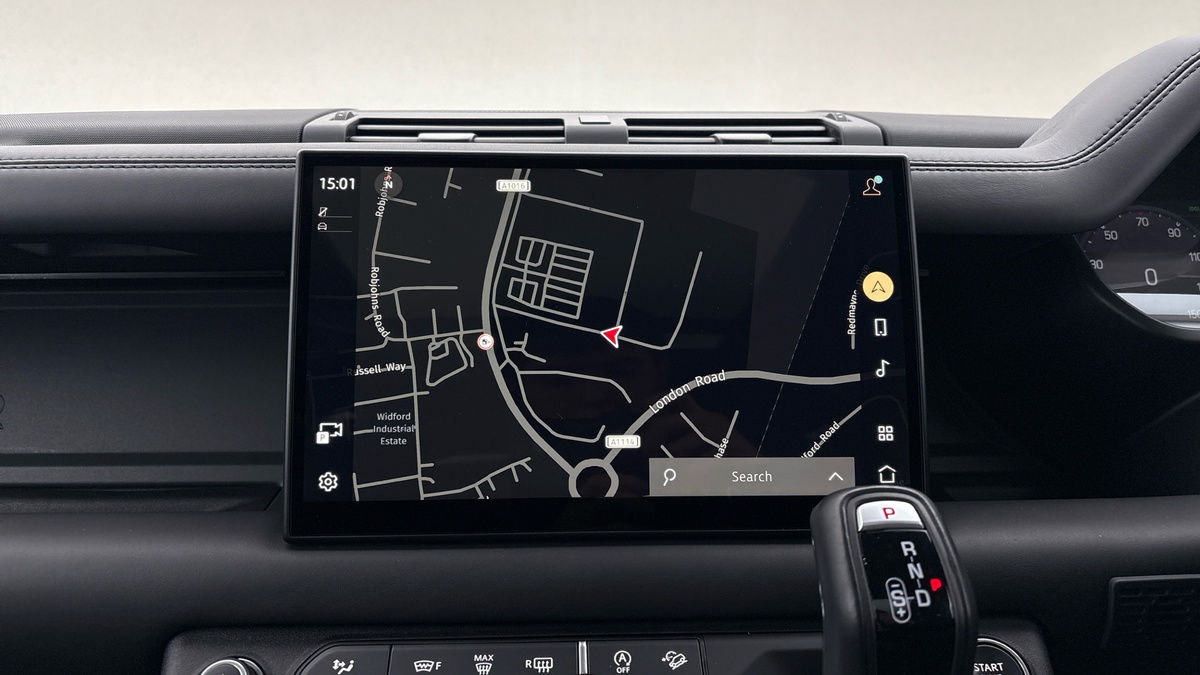 Land Rover Defender 110 Urban Image 17