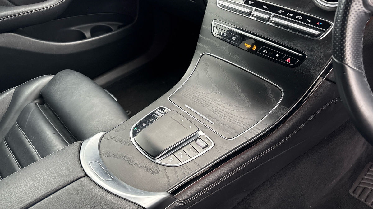 Mercedes-Benz GLC Image 18