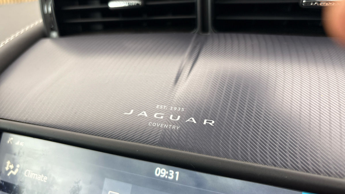 Jaguar F-Type Image 37