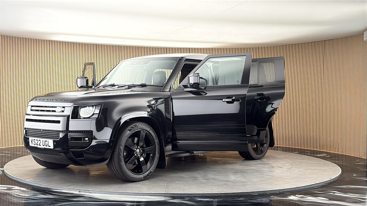 More views of Land Rover Defender 110