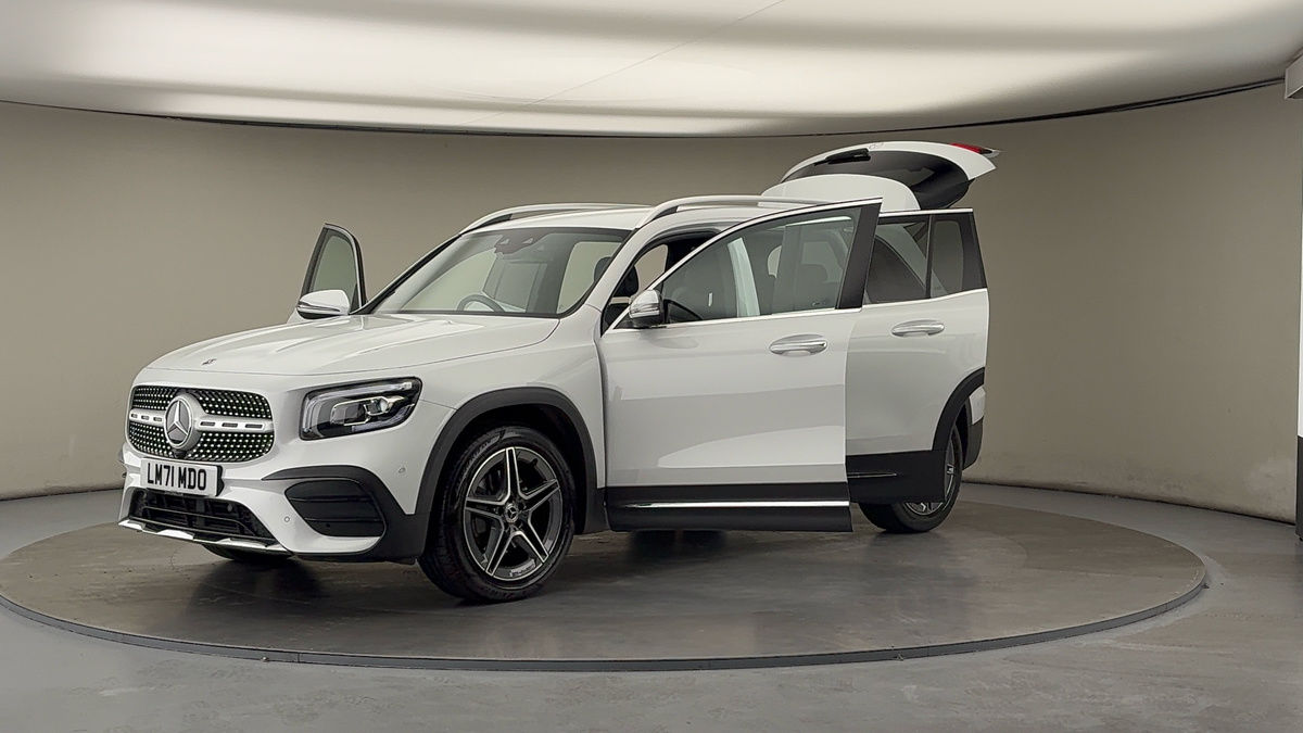Mercedes-Benz GLB Image 22