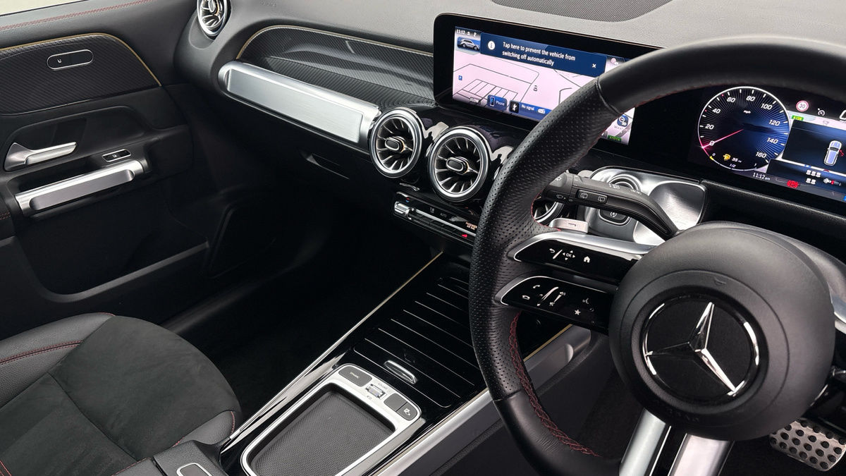 Mercedes-Benz GLB Image 18