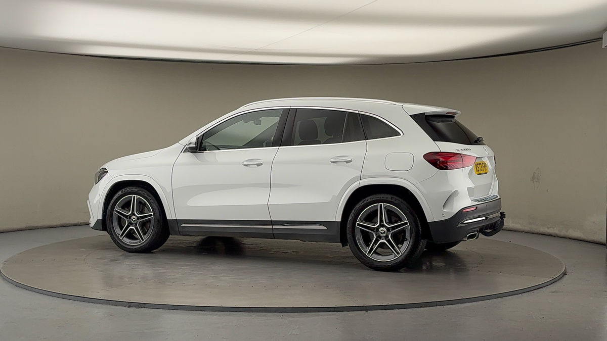 More views of Mercedes-Benz GLA
