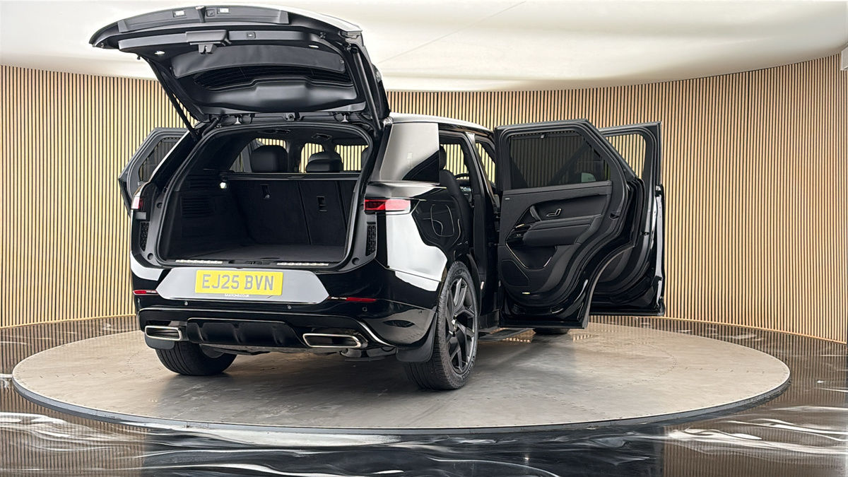 More views of Land Rover Range Rover Sport