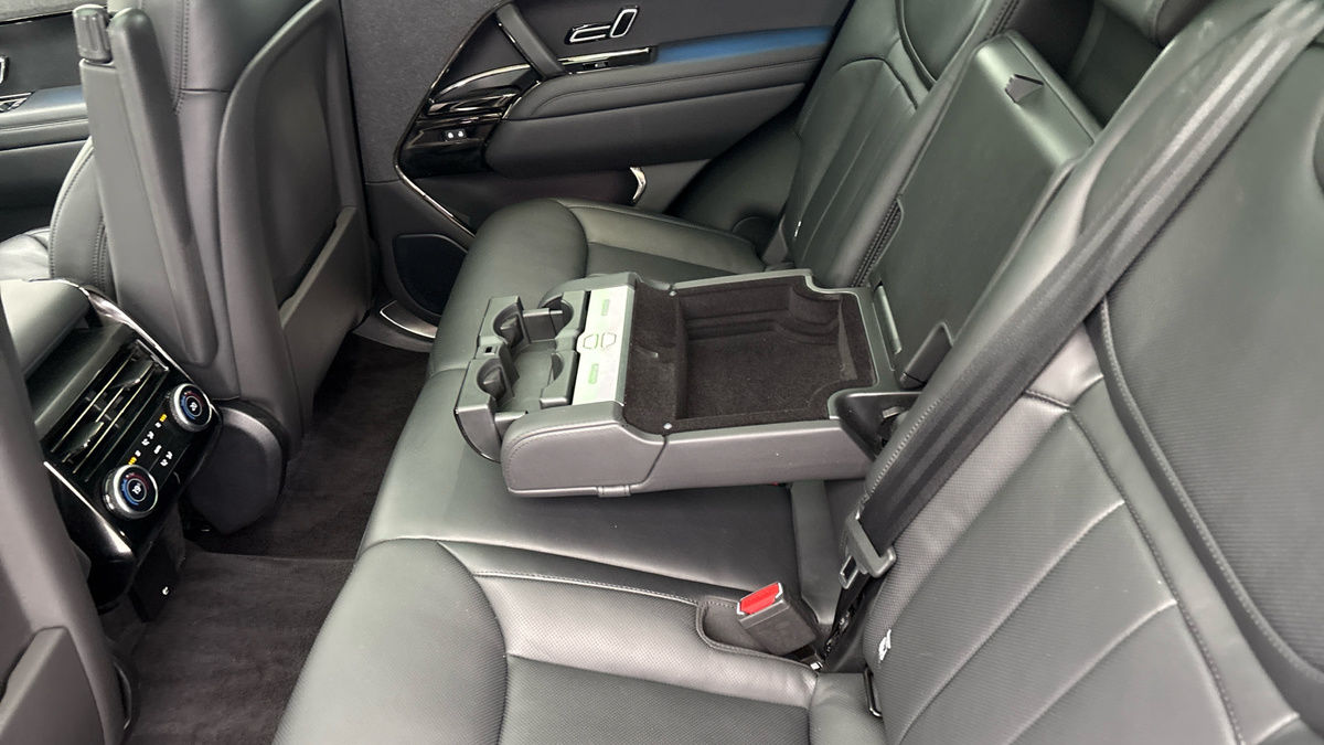 Land Rover Range Rover Sport Image 9