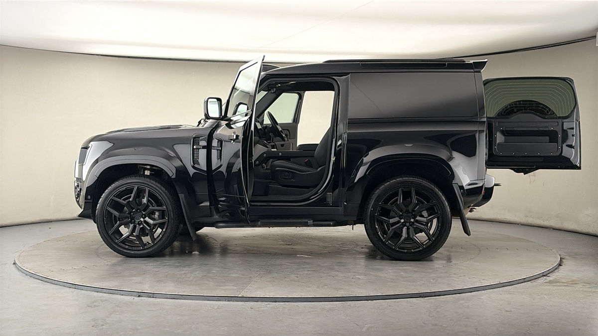 More views of Land Rover Defender 90